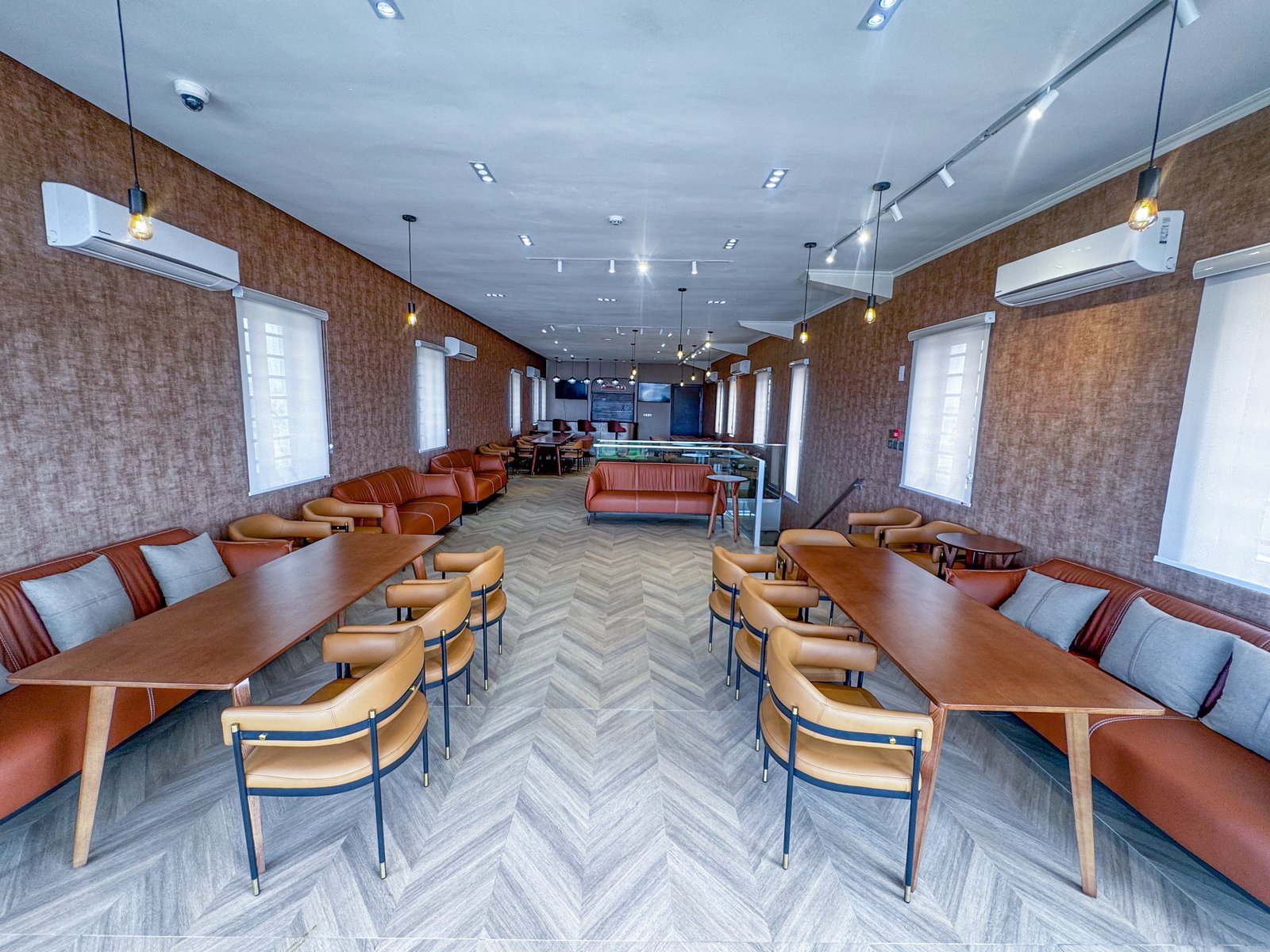 The Club House — Bar & Lounge